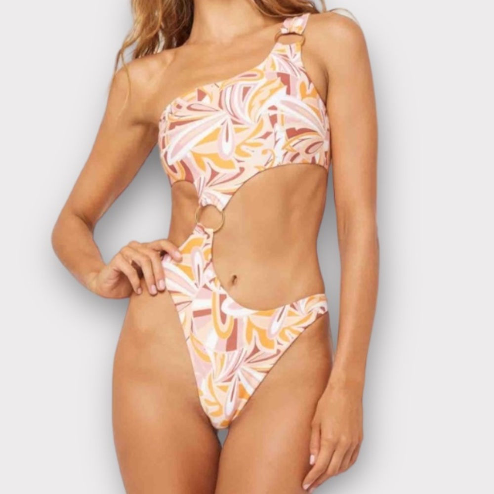 L*Space x Tessa Brooks Women’s Swimsuit Bathing Suit Medium One Piece O-Ring NWT